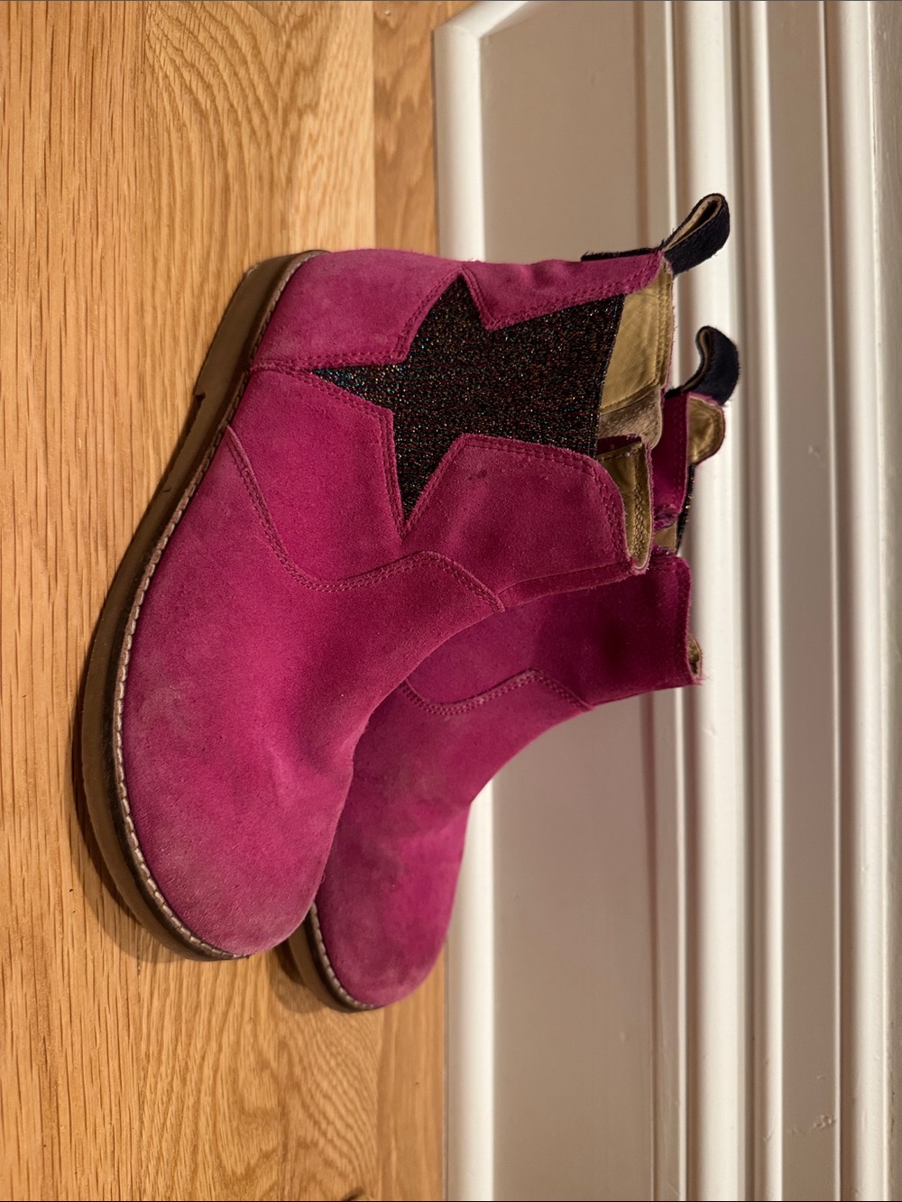 Mini Boden Fuchsia Suede Kids Chelsea Boots with Glitter Star - size 32